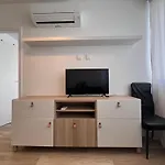 Central Porto 1-Bedroom Apartment With Kitchenette&Bathroom