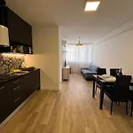 Central Porto 1-Bedroom Apartment With Kitchenette&Bathroom
