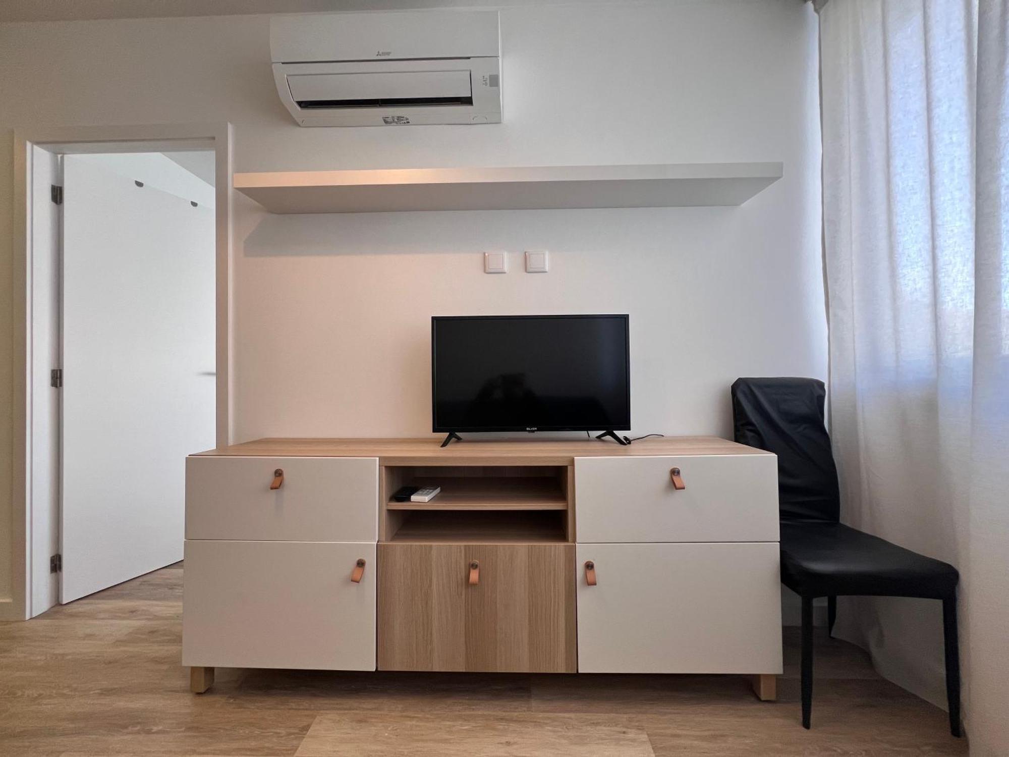 1-bedroom With Kitchenette&bathroom