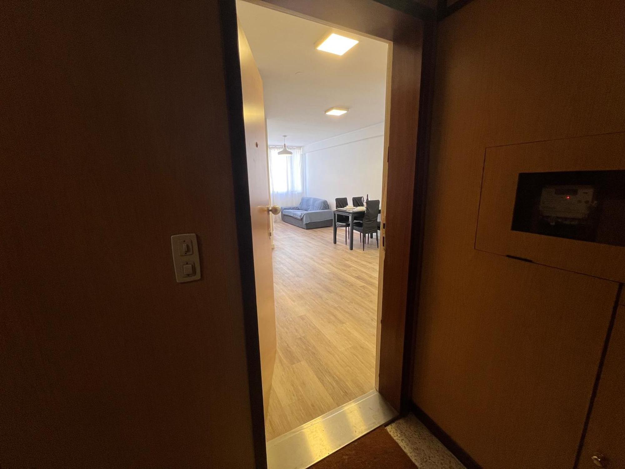 1-bedroom With Kitchenette&bathroom Apartment *
