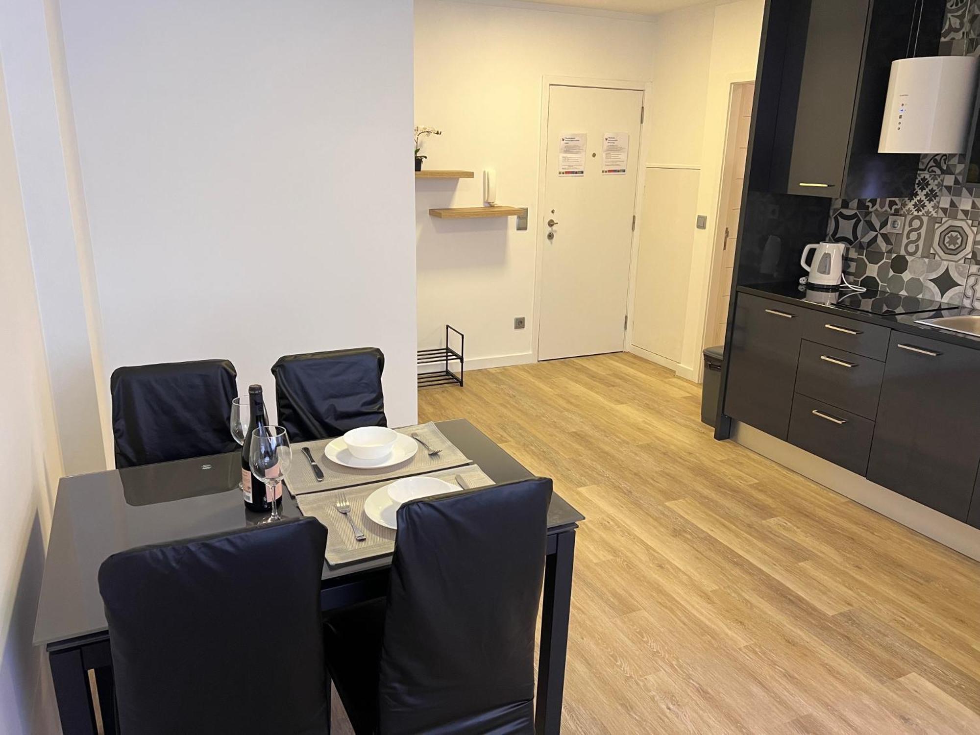 1-bedroom With Kitchenette&bathroom